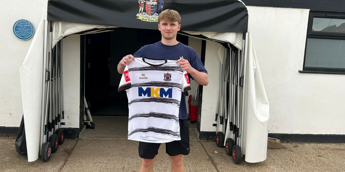 George Mcllory outside Deal Changing Rooms